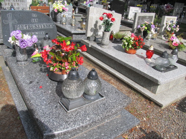 Grób Jan Pietruszyński