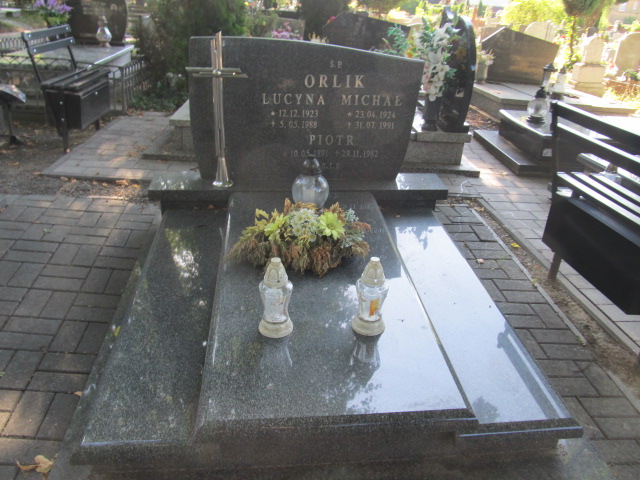 Grób Lucyna Orlik