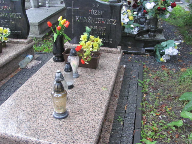 Grób Bronisław Kwaśniewicz