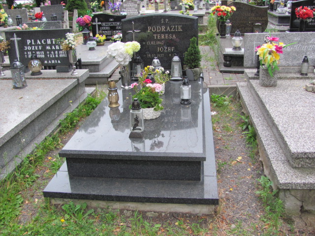Grób Józef Podrazik
