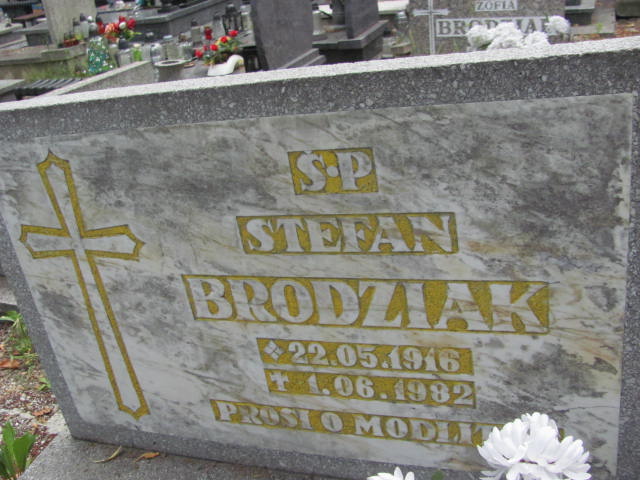 Stefan Brodziak 1916 Prudnik - Grobonet - Wyszukiwarka osób pochowanych