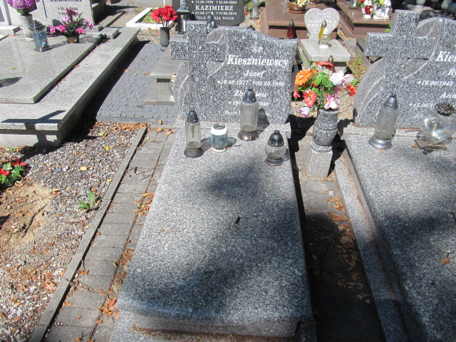 Grób Józef Kieszniewski